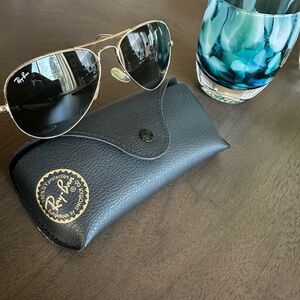 Ray-Ban Classic Gold Aviator Sunglasses